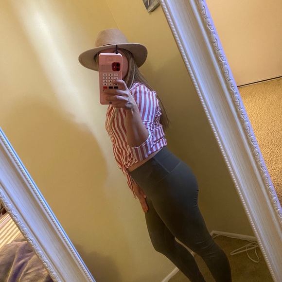 Top - Picture 5 of 6